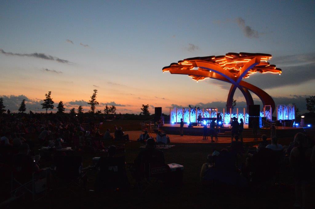 Klopfenstein Amphitheater crowd